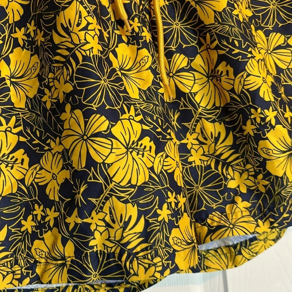 Club Room men’s blue and yellow tropical floral swim trunks size small - Picture 4 of 8